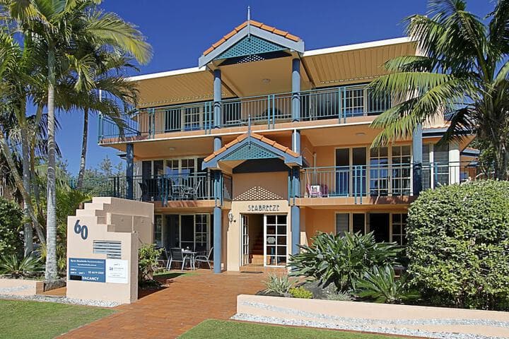 Sea Breeze on Main Beach photo 2