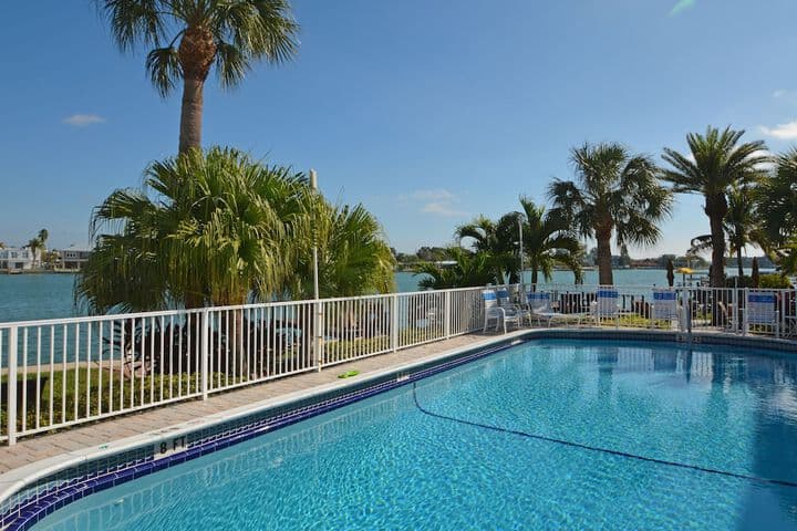Westwinds Waterfront Resort photo 4