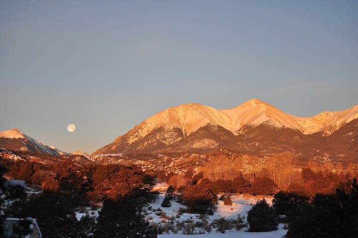 Mountain Goat Lodge photo 5