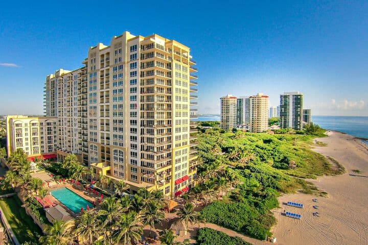 Palm Beach Isles destination view
