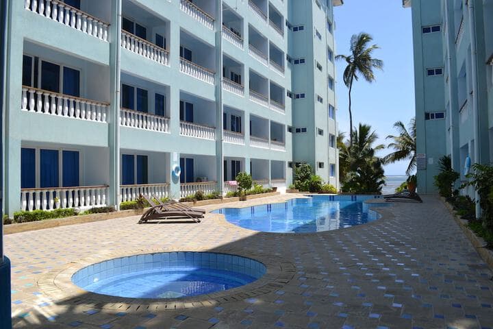 Cowrie Shell Beach Apartments photo 3