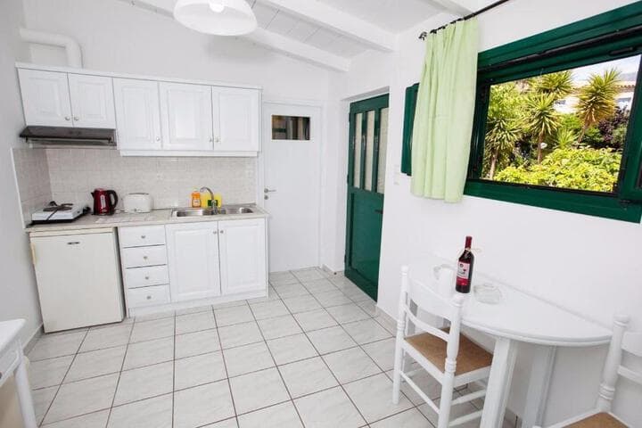 Athina Apartments photo 1
