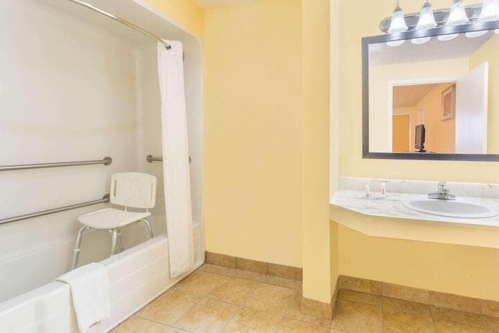 Days Inn by Wyndham Buffalo WY photo 3