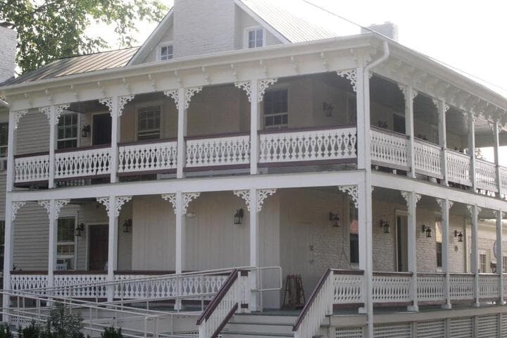 Hopkins Ordinary Bed Breakfast&Ale Works photo 3