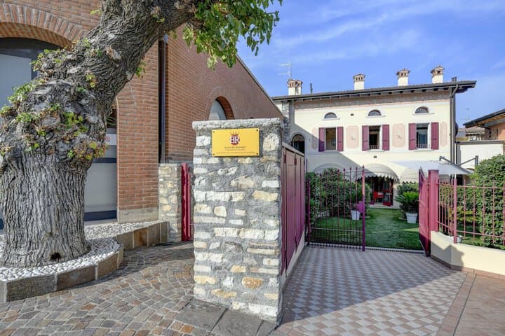 Santigaro destination view