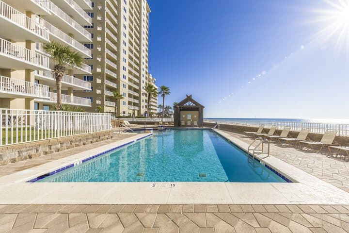 Romar Place Condos photo 4