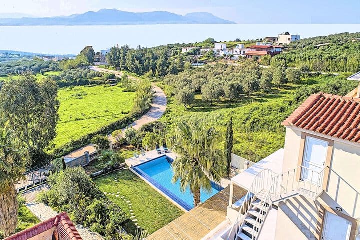 Cretan Mansion with Heated Swimming Pool photo 5