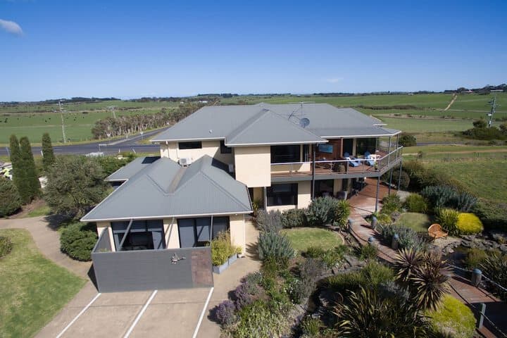 Hilltop Apartments Phillip Island Adults Only photo 2