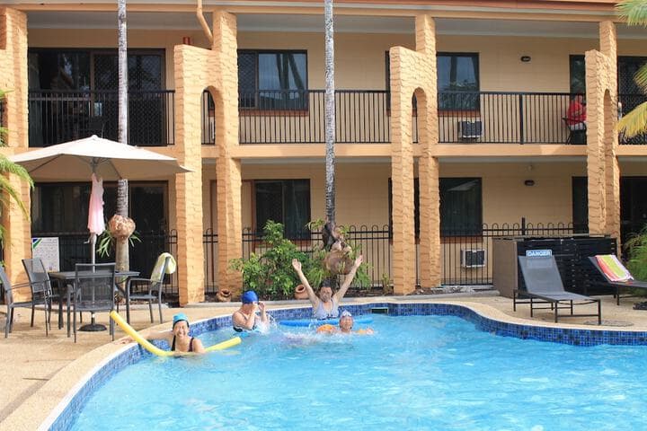 Oasis Inn Cairns photo 2