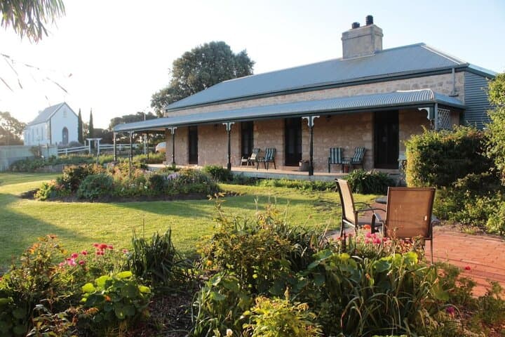 Robe House photo 3
