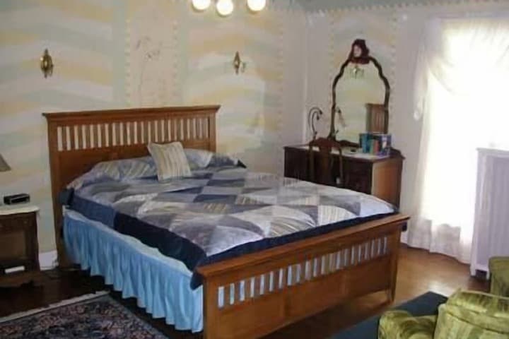 Chestnut Charm Bed & Breakfast photo 5