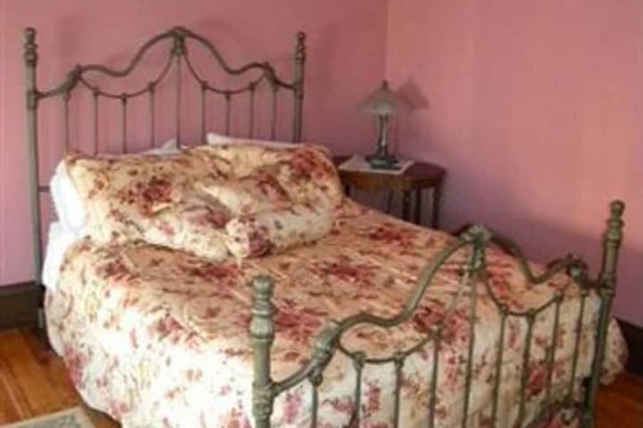 The Decker House Bed & Breakfast photo 5