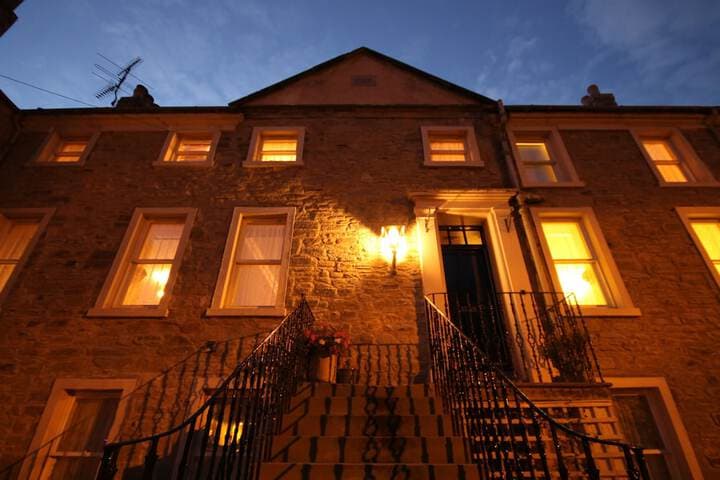 Inglestone House photo 3