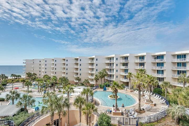 Waterscape Condominiums photo 2