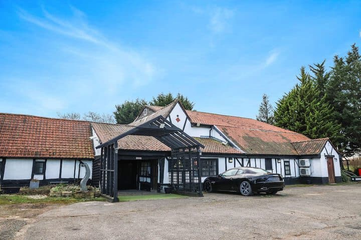 Tudor Oaks Lodge Stevenage North photo 1