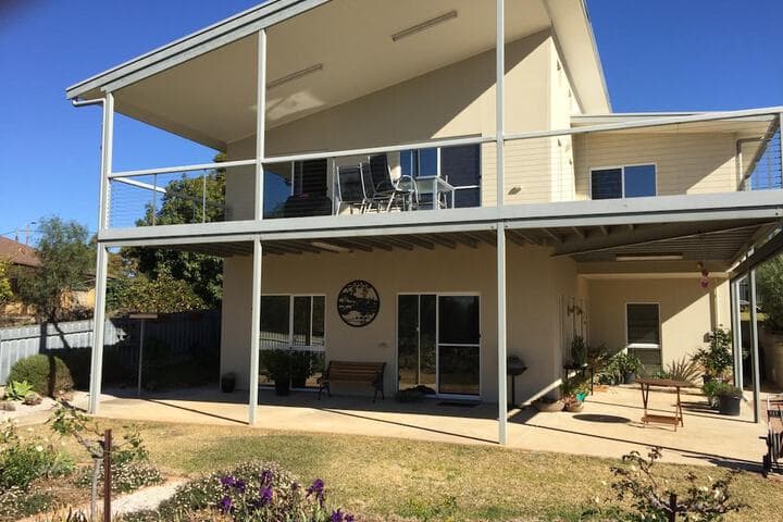 Lyreens Apartment B&B photo 3