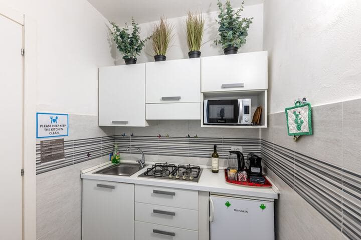 Hanging Garden with Air Conditioning photo 2