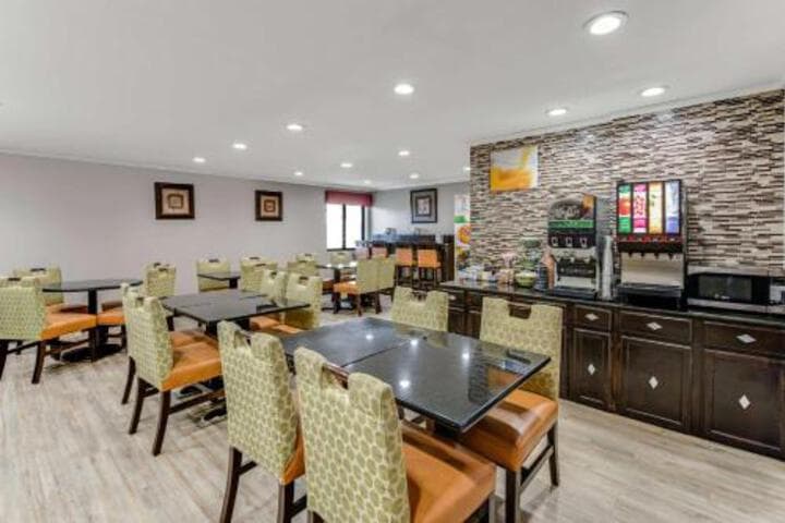 Quality Inn Merriam Kansas City photo 5