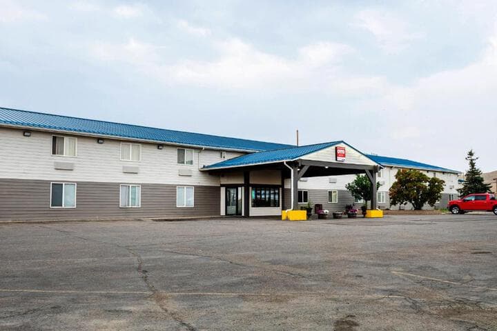 OYO Hotel Shelby Mt. Hwy 2 & I-15 photo 3