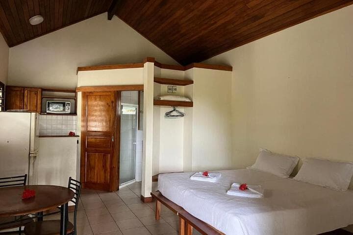 TRADEWINDS VILLAS photo 2