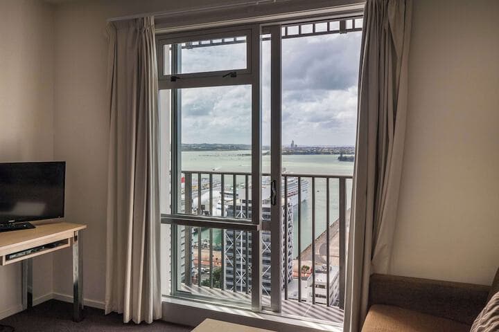 Auckland Harbour Suites photo 3