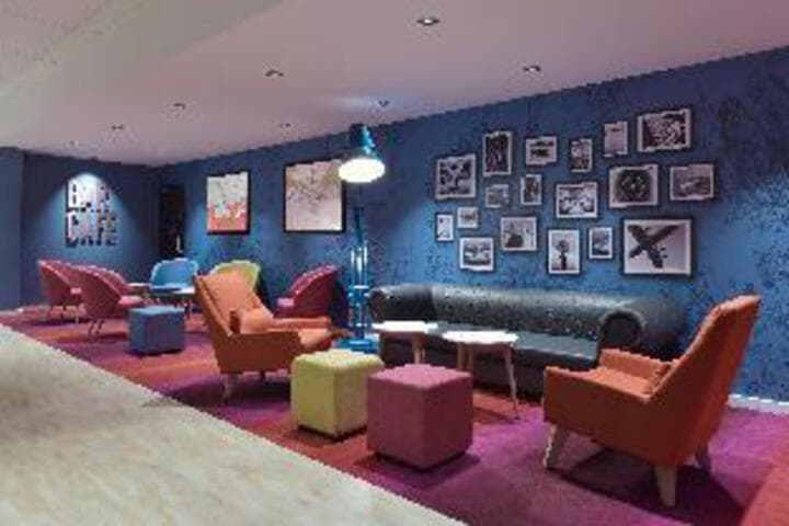 Travelodge Gatwick Airport Central photo 1