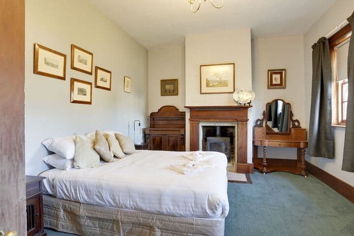 Whites Corner photo 5