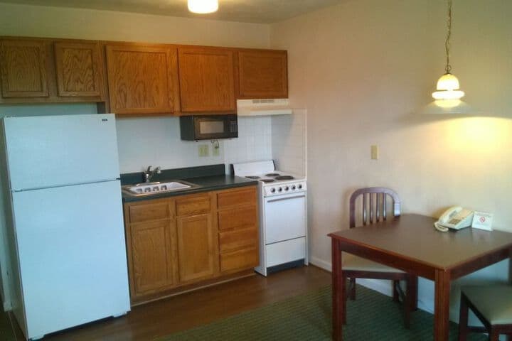 Affordable Suites Charlottesville photo 5