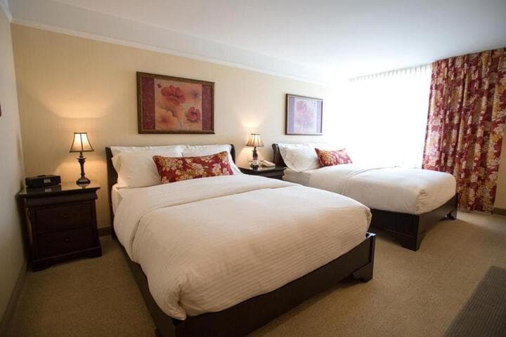 Le St. Martin Bromont Hotel & Suites photo 3