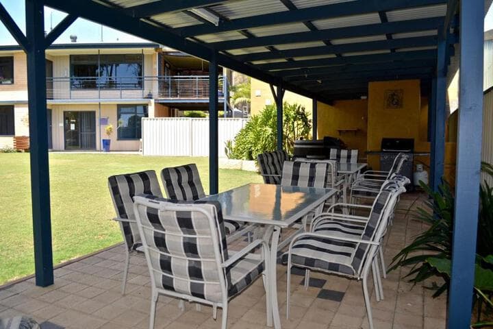Longbeach Apartments photo 3