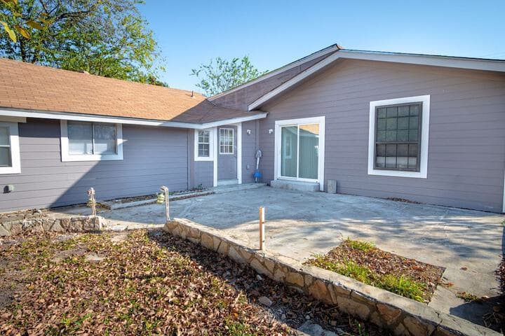 Nice 3br / 2ba Near Downtown 2 min At&t Center photo 2