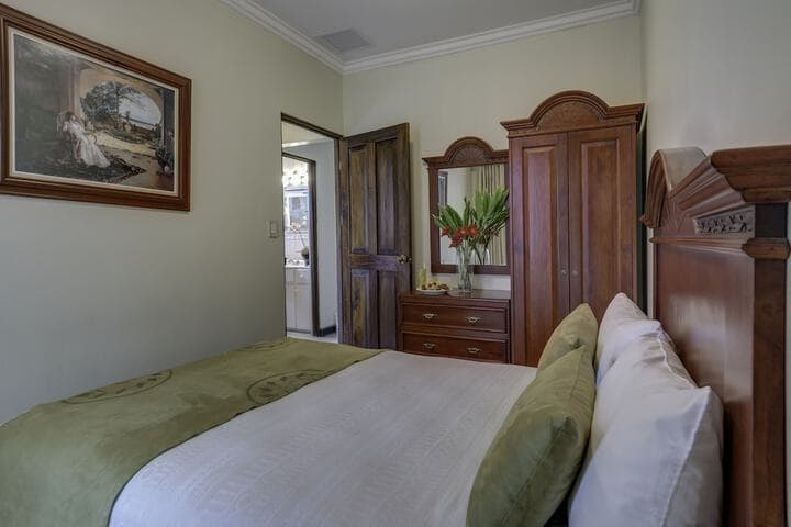 Cantón Mora destination view