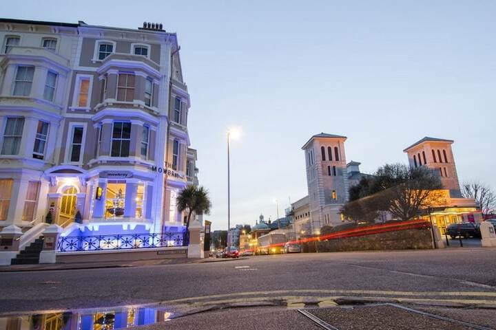 The Mowbray photo 5