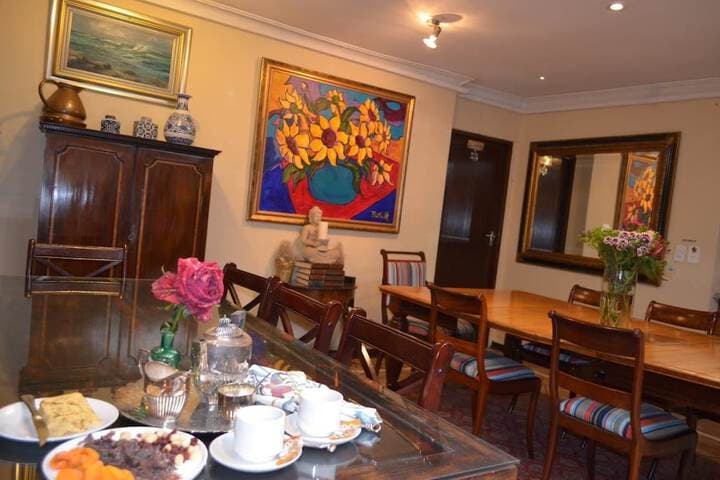 Elizabeth Manor photo 5