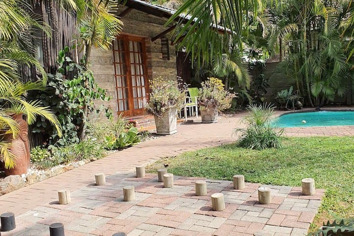 A Travellers Palm photo 3