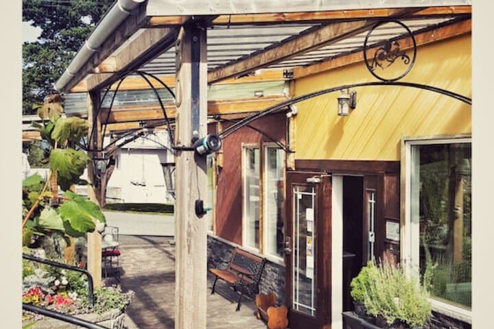 Black Rooster Guesthouse photo 2