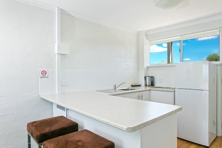 Bathurst Studio Apartments photo 5
