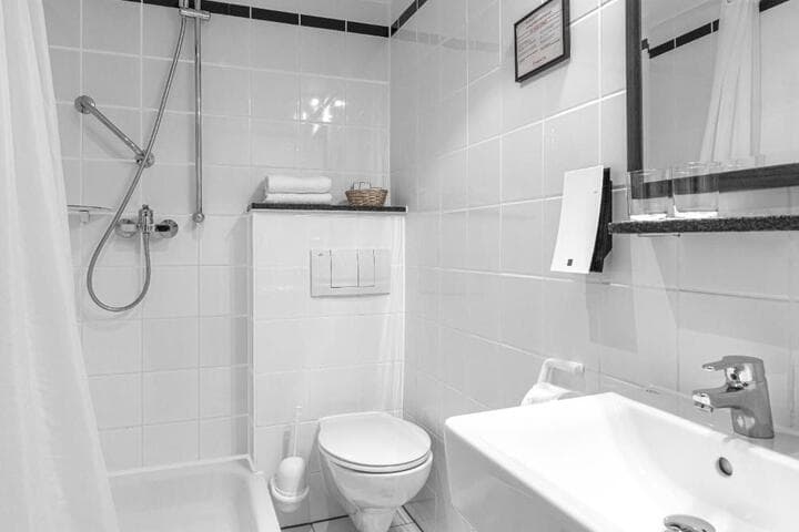 Ramada by Wyndham Frankfurt Central Station photo 2