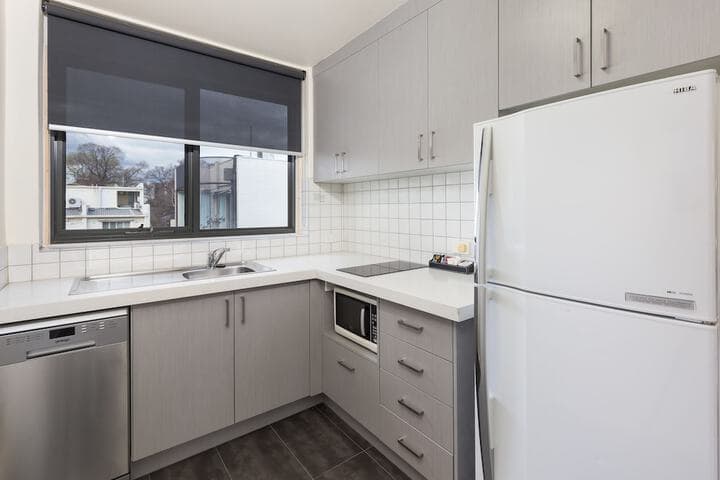 City Edge Serviced Apartments East Melbourne photo 3