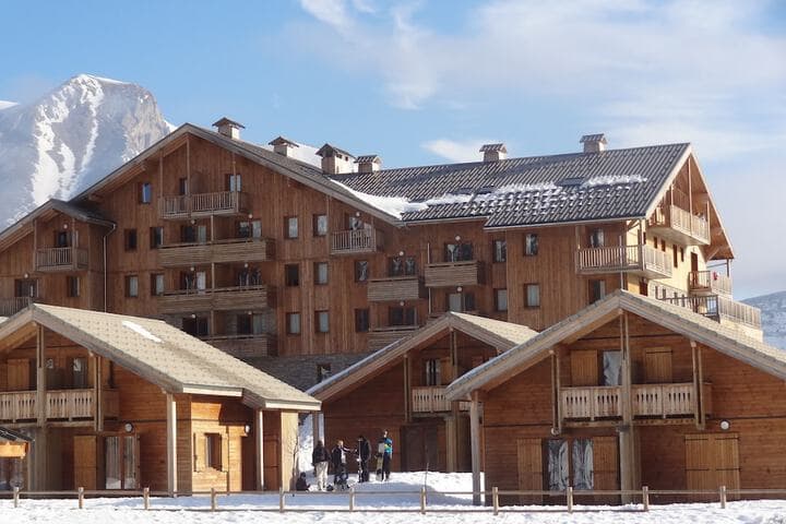 Saint-Disdier destination view