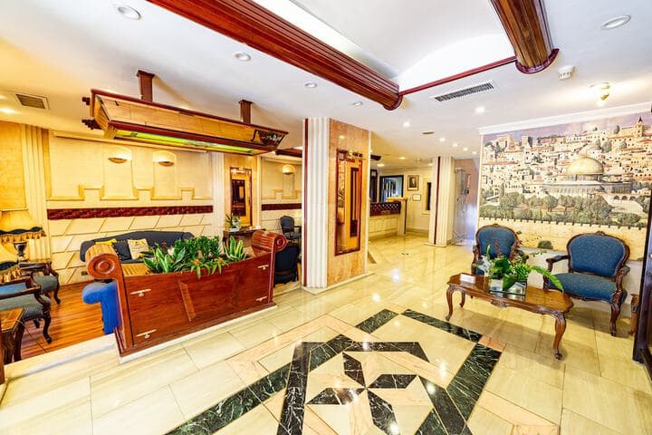 Comfort Hotel Suites photo 4