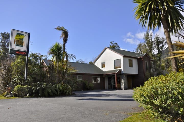 Punga Grove photo 5