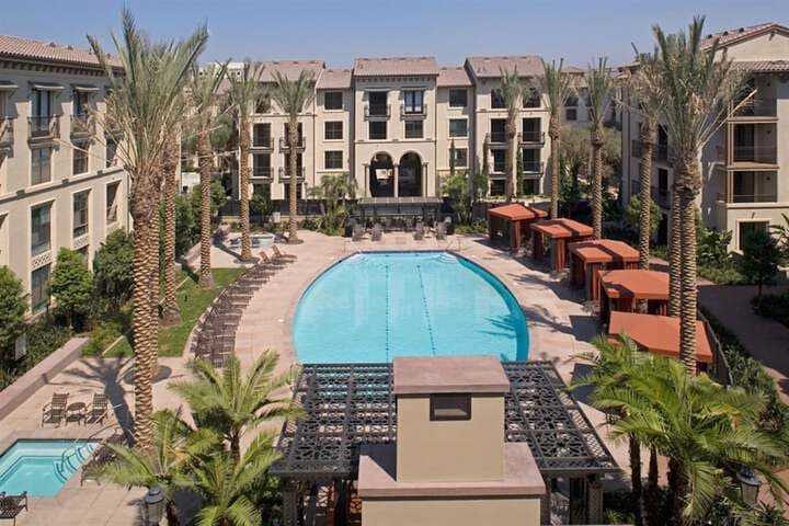 Global Luxury Suites at the Village photo 5