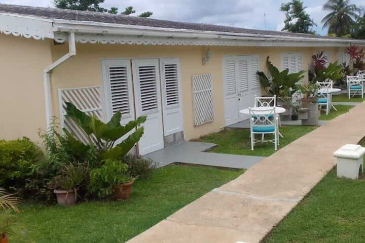 Regent Apartments photo 2