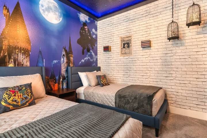 Modern Luxury Retreat pool Mickey Harry Potter Bedrooms photo 2