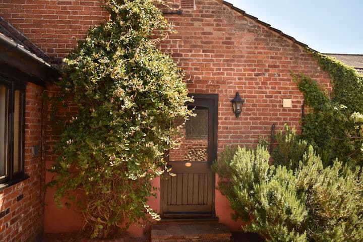 At the Farmhouse Hunters Hall photo 3