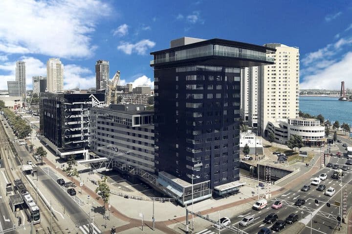 DoubleTree by Hilton Rotterdam Centre photo 3