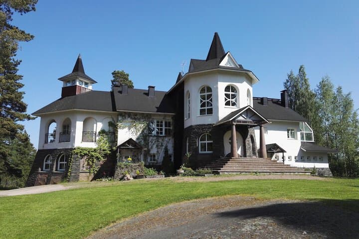 Alberts Manor photo 5