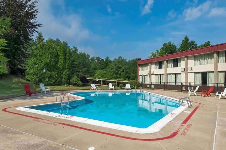 Days Inn by Wyndham Williamsport photo 4