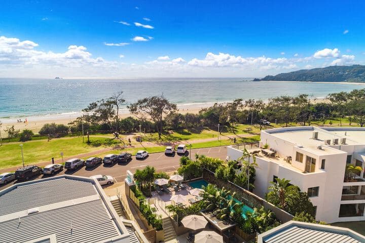 Bayview Beachfront Apartments in town right on the beach photo 2